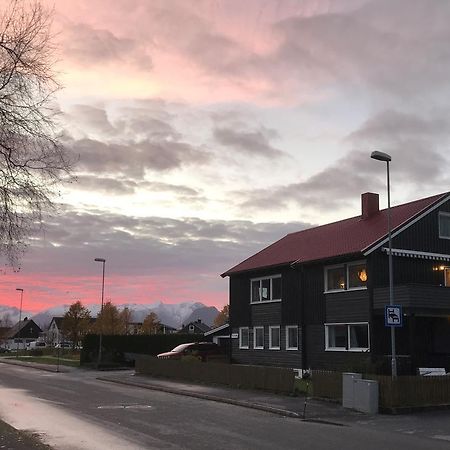 Villa Åndalsnes エクステリア 写真