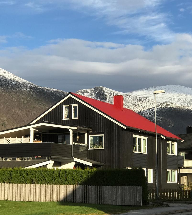 Villa Åndalsnes エクステリア 写真