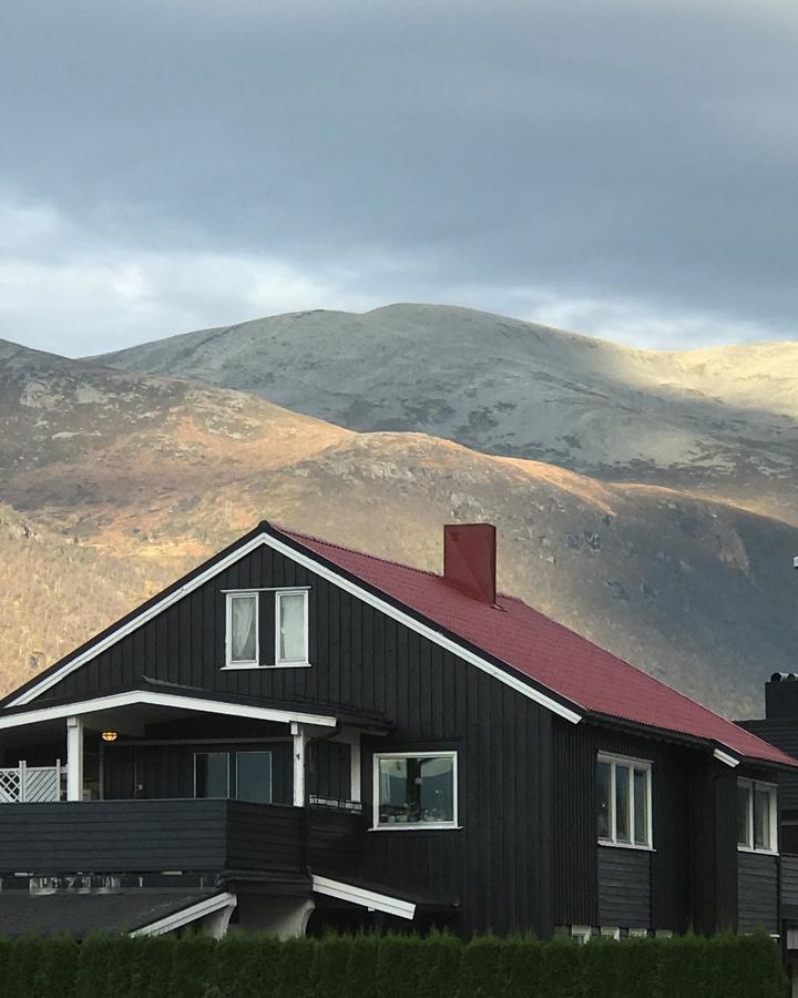 Villa Åndalsnes エクステリア 写真